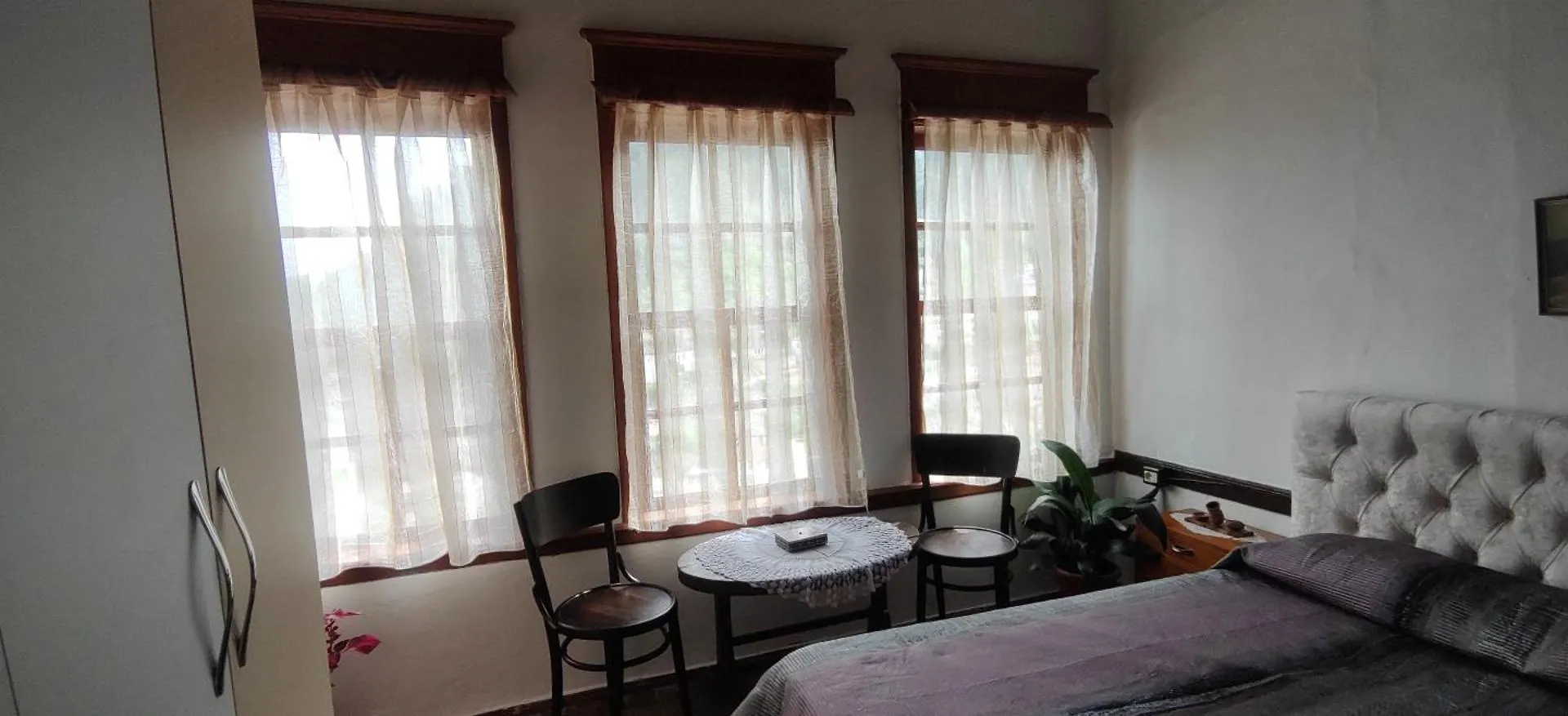 Guest House Panorama Berat Bed & Breakfast
