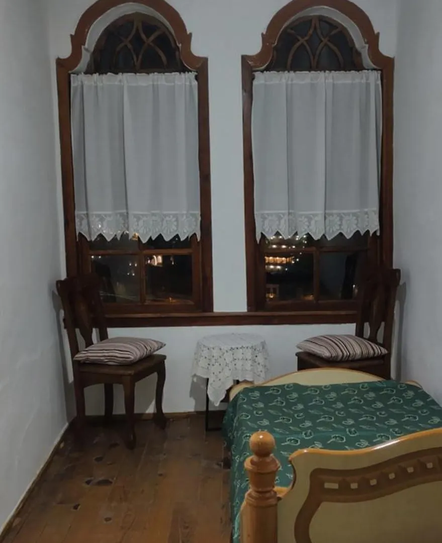 Guest House Panorama Berat Bed & Breakfast