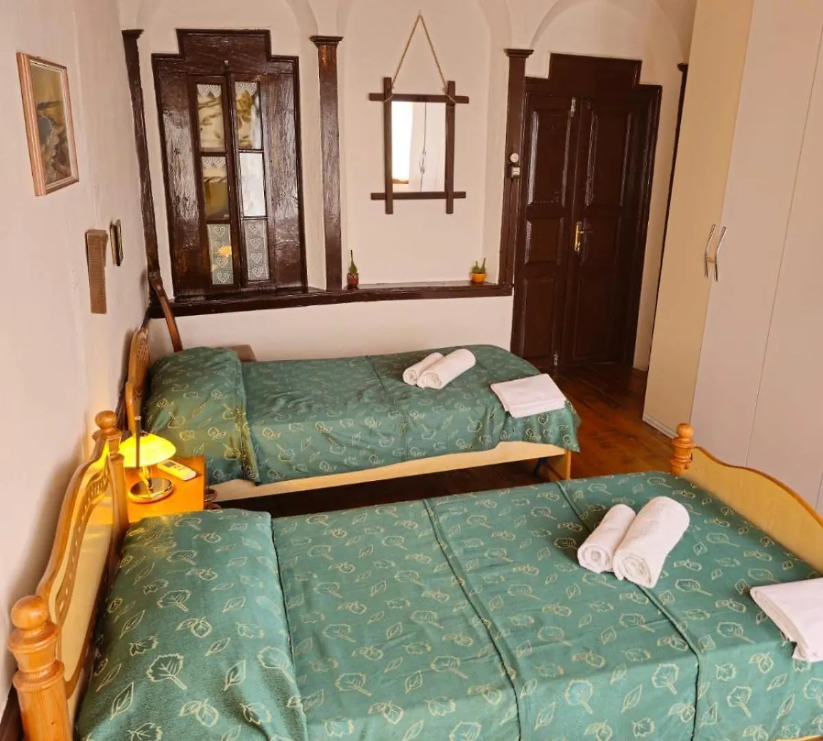 Guest House Panorama Berat Bed & Breakfast